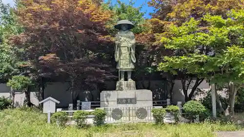 西本願寺札幌別院の像