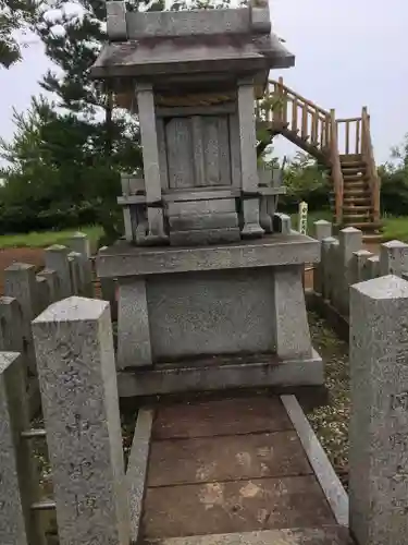 大虫神社（鬼ヶ嶽山頂）の本殿