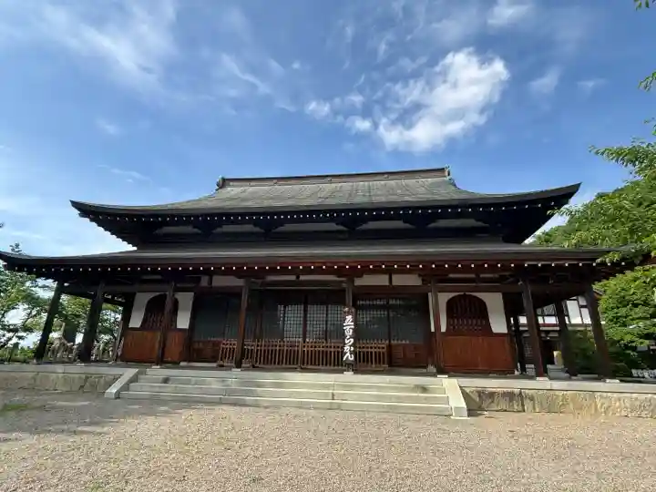 天寧寺の{uncategorized: "未分類", other: "その他", undefined: "問題あり", building: "その他建物", grave: "お墓", sacred_gate: "鳥居", guardian: "狛犬", statue: "像", buddha: "仏像", history: "歴史", nature: "自然", garden: "庭園", animal: "動物", pagoda: "塔", temizu: "手水舎", mountain_gate: "山門・神門", sanctuary: "本殿・本堂", subordinate: "末社・摂社", art: "芸術", scenery: "景色", jizo: "地蔵", ema: "絵馬", goshuin: "御朱印", omikuji: "おみくじ", items: "授与品その他", amulet: "お守り", goshuincho: "御朱印帳", eats: "食事", festival: "お祭り", votive_dance: "神楽", shichigosan: "七五三参", wedding: "結婚式", experience: "体験その他", initially: "初詣", around: "周辺", anti_infection: "感染症対策"}