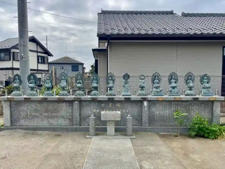 多聞寺の{uncategorized: "未分類", other: "その他", undefined: "問題あり", building: "その他建物", grave: "お墓", sacred_gate: "鳥居", guardian: "狛犬", statue: "像", buddha: "仏像", history: "歴史", nature: "自然", garden: "庭園", animal: "動物", pagoda: "塔", temizu: "手水舎", mountain_gate: "山門・神門", sanctuary: "本殿・本堂", subordinate: "末社・摂社", art: "芸術", scenery: "景色", jizo: "地蔵", ema: "絵馬", goshuin: "御朱印", omikuji: "おみくじ", items: "授与品その他", amulet: "お守り", goshuincho: "御朱印帳", eats: "食事", festival: "お祭り", votive_dance: "神楽", shichigosan: "七五三参", wedding: "結婚式", experience: "体験その他", initially: "初詣", around: "周辺", anti_infection: "感染症対策"}