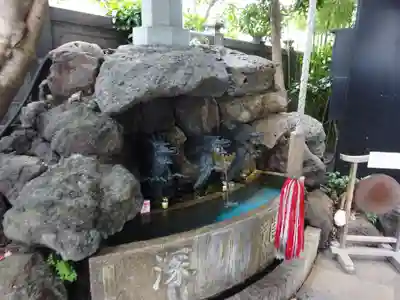 成田山深川不動堂（新勝寺東京別院）の手水舎