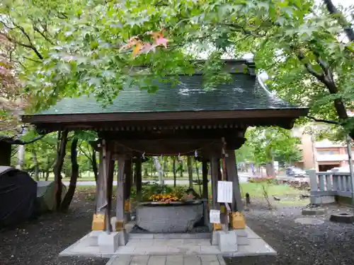 彌彦神社　(伊夜日子神社)の手水舎