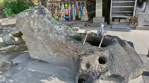 宇喜多與太郎神社の手水舎