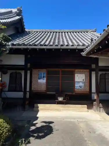 法華寺の本殿・本堂