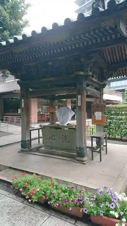 豊川稲荷東京別院の手水舎