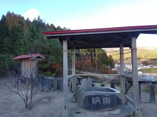 魚賀波間神社の手水