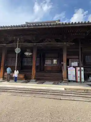 西大寺の本殿・本堂
