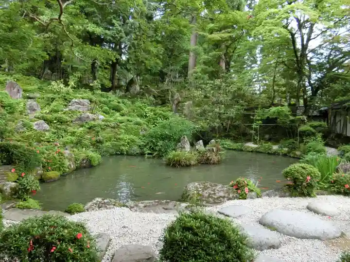 西明寺の庭園