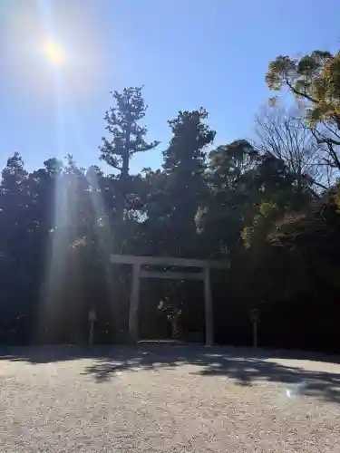 伊勢神宮外宮（豊受大神宮）の{uncategorized: "未分類", other: "その他", undefined: "問題あり", building: "その他建物", grave: "お墓", sacred_gate: "鳥居", guardian: "狛犬", statue: "像", buddha: "仏像", history: "歴史", nature: "自然", garden: "庭園", animal: "動物", pagoda: "塔", temizu: "手水舎", mountain_gate: "山門・神門", sanctuary: "本殿・本堂", subordinate: "末社・摂社", art: "芸術", scenery: "景色", jizo: "地蔵", ema: "絵馬", goshuin: "御朱印", omikuji: "おみくじ", items: "授与品その他", amulet: "お守り", goshuincho: "御朱印帳", eats: "食事", festival: "お祭り", votive_dance: "神楽", shichigosan: "七五三参", wedding: "結婚式", experience: "体験その他", initially: "初詣", around: "周辺", anti_infection: "感染症対策"}