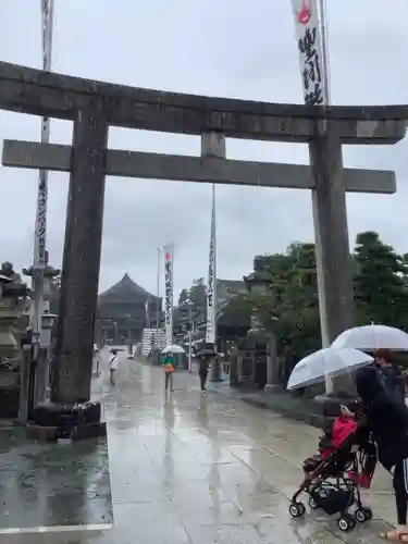 豊川閣　妙厳寺の鳥居