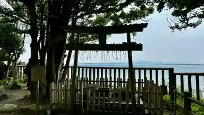 志賀海神社の{uncategorized: "未分類", other: "その他", undefined: "問題あり", building: "その他建物", grave: "お墓", sacred_gate: "鳥居", guardian: "狛犬", statue: "像", buddha: "仏像", history: "歴史", nature: "自然", garden: "庭園", animal: "動物", pagoda: "塔", temizu: "手水舎", mountain_gate: "山門・神門", sanctuary: "本殿・本堂", subordinate: "末社・摂社", art: "芸術", scenery: "景色", jizo: "地蔵", ema: "絵馬", goshuin: "御朱印", omikuji: "おみくじ", items: "授与品その他", amulet: "お守り", goshuincho: "御朱印帳", eats: "食事", festival: "お祭り", votive_dance: "神楽", shichigosan: "七五三参", wedding: "結婚式", experience: "体験その他", initially: "初詣", around: "周辺", anti_infection: "感染症対策"}