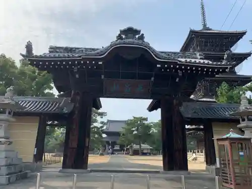 善通寺の山門