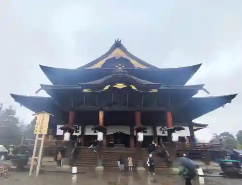 善光寺の{uncategorized: "未分類", other: "その他", undefined: "問題あり", building: "その他建物", grave: "お墓", sacred_gate: "鳥居", guardian: "狛犬", statue: "像", buddha: "仏像", history: "歴史", nature: "自然", garden: "庭園", animal: "動物", pagoda: "塔", temizu: "手水舎", mountain_gate: "山門・神門", sanctuary: "本殿・本堂", subordinate: "末社・摂社", art: "芸術", scenery: "景色", jizo: "地蔵", ema: "絵馬", goshuin: "御朱印", omikuji: "おみくじ", items: "授与品その他", amulet: "お守り", goshuincho: "御朱印帳", eats: "食事", festival: "お祭り", votive_dance: "神楽", shichigosan: "七五三参", wedding: "結婚式", experience: "体験その他", initially: "初詣", around: "周辺", anti_infection: "感染症対策"}