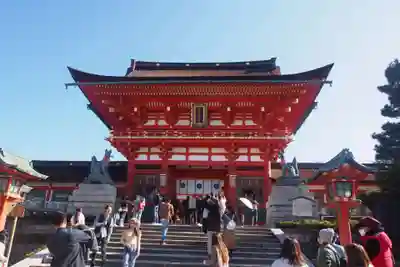 伏見稲荷大社の山門・神門