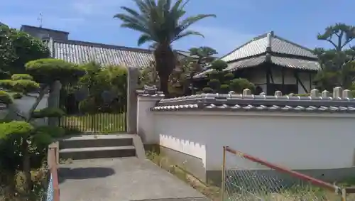 養楽寺の山門