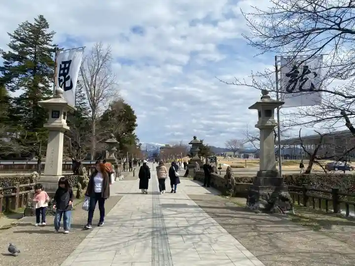 上杉神社の{uncategorized: "未分類", other: "その他", undefined: "問題あり", building: "その他建物", grave: "お墓", sacred_gate: "鳥居", guardian: "狛犬", statue: "像", buddha: "仏像", history: "歴史", nature: "自然", garden: "庭園", animal: "動物", pagoda: "塔", temizu: "手水舎", mountain_gate: "山門・神門", sanctuary: "本殿・本堂", subordinate: "末社・摂社", art: "芸術", scenery: "景色", jizo: "地蔵", ema: "絵馬", goshuin: "御朱印", omikuji: "おみくじ", items: "授与品その他", amulet: "お守り", goshuincho: "御朱印帳", eats: "食事", festival: "お祭り", votive_dance: "神楽", shichigosan: "七五三参", wedding: "結婚式", experience: "体験その他", initially: "初詣", around: "周辺", anti_infection: "感染症対策"}