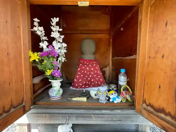 大谷吉継の首塚地蔵の{uncategorized: "未分類", other: "その他", undefined: "問題あり", building: "その他建物", grave: "お墓", sacred_gate: "鳥居", guardian: "狛犬", statue: "像", buddha: "仏像", history: "歴史", nature: "自然", garden: "庭園", animal: "動物", pagoda: "塔", temizu: "手水舎", mountain_gate: "山門・神門", sanctuary: "本殿・本堂", subordinate: "末社・摂社", art: "芸術", scenery: "景色", jizo: "地蔵", ema: "絵馬", goshuin: "御朱印", omikuji: "おみくじ", items: "授与品その他", amulet: "お守り", goshuincho: "御朱印帳", eats: "食事", festival: "お祭り", votive_dance: "神楽", shichigosan: "七五三参", wedding: "結婚式", experience: "体験その他", initially: "初詣", around: "周辺", anti_infection: "感染症対策"}