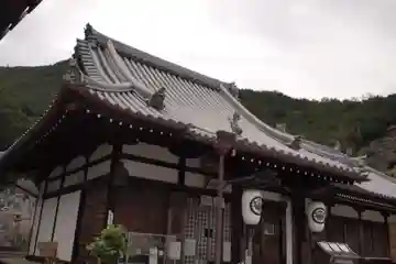 海龍寺の本殿・本堂