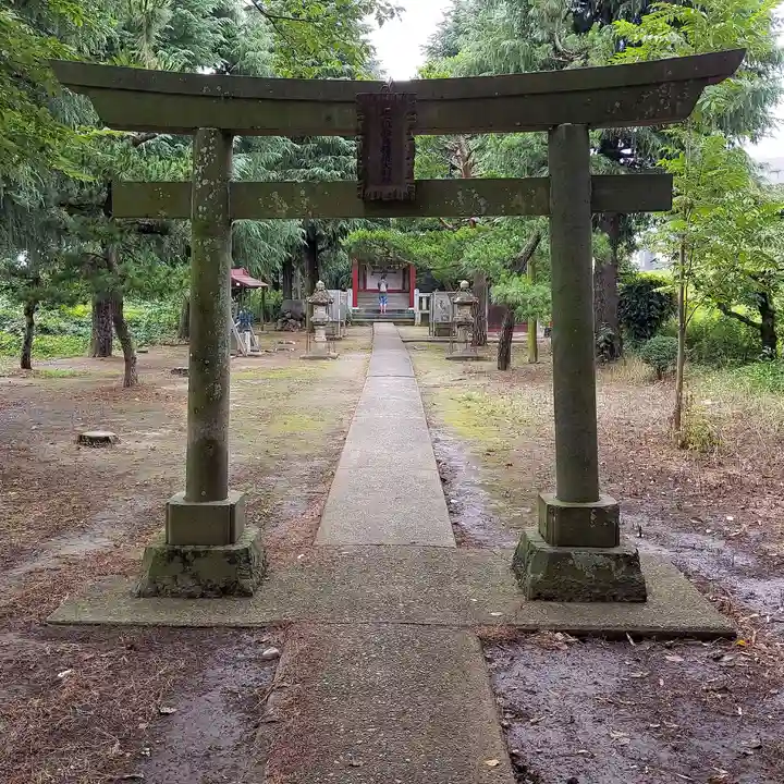 船島稲荷大明神の鳥居