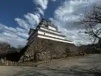 鶴ケ城稲荷神社の{uncategorized: "未分類", other: "その他", undefined: "問題あり", building: "その他建物", grave: "お墓", sacred_gate: "鳥居", guardian: "狛犬", statue: "像", buddha: "仏像", history: "歴史", nature: "自然", garden: "庭園", animal: "動物", pagoda: "塔", temizu: "手水舎", mountain_gate: "山門・神門", sanctuary: "本殿・本堂", subordinate: "末社・摂社", art: "芸術", scenery: "景色", jizo: "地蔵", ema: "絵馬", goshuin: "御朱印", omikuji: "おみくじ", items: "授与品その他", amulet: "お守り", goshuincho: "御朱印帳", eats: "食事", festival: "お祭り", votive_dance: "神楽", shichigosan: "七五三参", wedding: "結婚式", experience: "体験その他", initially: "初詣", around: "周辺", anti_infection: "感染症対策"}