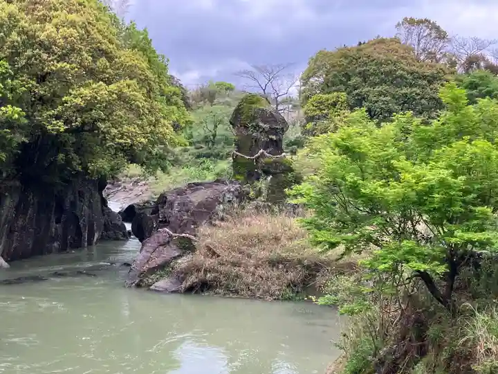 陰陽石神社(宮崎県)