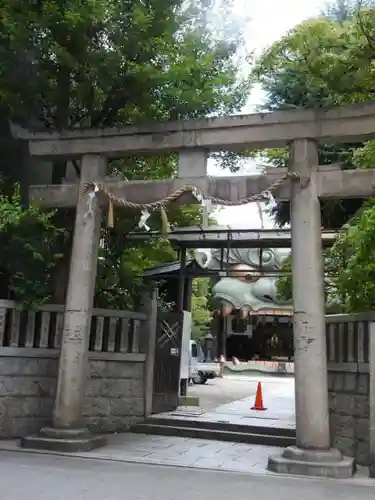 難波八阪神社の鳥居