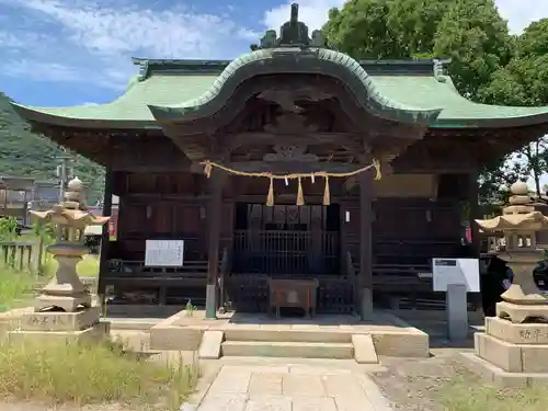 小烏神社の本殿