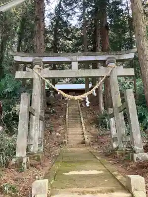 金枝温泉神社の{uncategorized: "未分類", other: "その他", undefined: "問題あり", building: "その他建物", grave: "お墓", sacred_gate: "鳥居", guardian: "狛犬", statue: "像", buddha: "仏像", history: "歴史", nature: "自然", garden: "庭園", animal: "動物", pagoda: "塔", temizu: "手水舎", mountain_gate: "山門・神門", sanctuary: "本殿・本堂", subordinate: "末社・摂社", art: "芸術", scenery: "景色", jizo: "地蔵", ema: "絵馬", goshuin: "御朱印", omikuji: "おみくじ", items: "授与品その他", amulet: "お守り", goshuincho: "御朱印帳", eats: "食事", festival: "お祭り", votive_dance: "神楽", shichigosan: "七五三参", wedding: "結婚式", experience: "体験その他", initially: "初詣", around: "周辺", anti_infection: "感染症対策"}