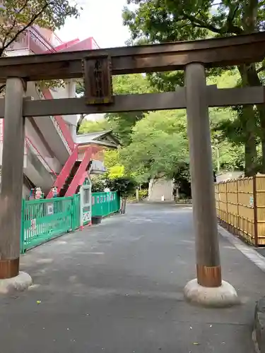 東郷神社の鳥居