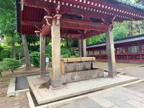 根津神社の{uncategorized: "未分類", other: "その他", undefined: "問題あり", building: "その他建物", grave: "お墓", sacred_gate: "鳥居", guardian: "狛犬", statue: "像", buddha: "仏像", history: "歴史", nature: "自然", garden: "庭園", animal: "動物", pagoda: "塔", temizu: "手水舎", mountain_gate: "山門・神門", sanctuary: "本殿・本堂", subordinate: "末社・摂社", art: "芸術", scenery: "景色", jizo: "地蔵", ema: "絵馬", goshuin: "御朱印", omikuji: "おみくじ", items: "授与品その他", amulet: "お守り", goshuincho: "御朱印帳", eats: "食事", festival: "お祭り", votive_dance: "神楽", shichigosan: "七五三参", wedding: "結婚式", experience: "体験その他", initially: "初詣", around: "周辺", anti_infection: "感染症対策"}