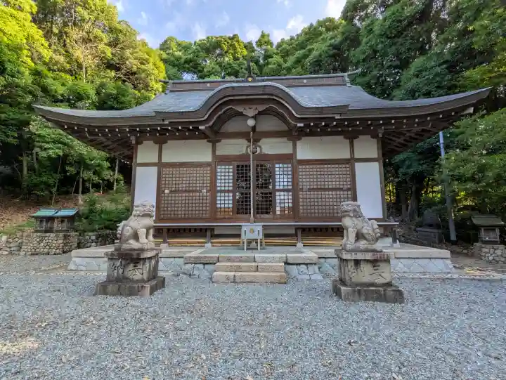 皇太神社の{uncategorized: "未分類", other: "その他", undefined: "問題あり", building: "その他建物", grave: "お墓", sacred_gate: "鳥居", guardian: "狛犬", statue: "像", buddha: "仏像", history: "歴史", nature: "自然", garden: "庭園", animal: "動物", pagoda: "塔", temizu: "手水舎", mountain_gate: "山門・神門", sanctuary: "本殿・本堂", subordinate: "末社・摂社", art: "芸術", scenery: "景色", jizo: "地蔵", ema: "絵馬", goshuin: "御朱印", omikuji: "おみくじ", items: "授与品その他", amulet: "お守り", goshuincho: "御朱印帳", eats: "食事", festival: "お祭り", votive_dance: "神楽", shichigosan: "七五三参", wedding: "結婚式", experience: "体験その他", initially: "初詣", around: "周辺", anti_infection: "感染症対策"}