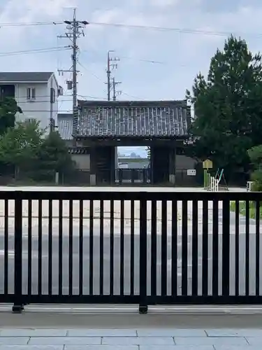 大樹寺（松安院大樹寺）の山門