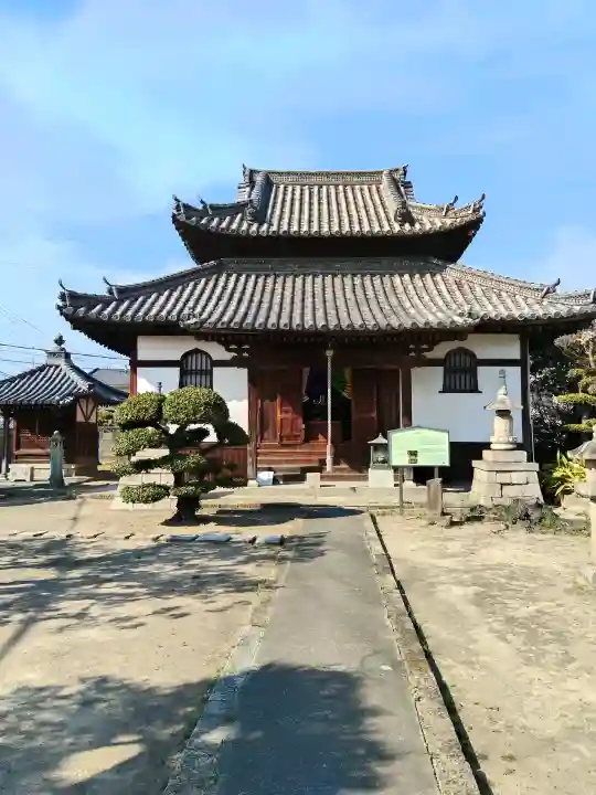 華林寺の{uncategorized: "未分類", other: "その他", undefined: "問題あり", building: "その他建物", grave: "お墓", sacred_gate: "鳥居", guardian: "狛犬", statue: "像", buddha: "仏像", history: "歴史", nature: "自然", garden: "庭園", animal: "動物", pagoda: "塔", temizu: "手水舎", mountain_gate: "山門・神門", sanctuary: "本殿・本堂", subordinate: "末社・摂社", art: "芸術", scenery: "景色", jizo: "地蔵", ema: "絵馬", goshuin: "御朱印", omikuji: "おみくじ", items: "授与品その他", amulet: "お守り", goshuincho: "御朱印帳", eats: "食事", festival: "お祭り", votive_dance: "神楽", shichigosan: "七五三参", wedding: "結婚式", experience: "体験その他", initially: "初詣", around: "周辺", anti_infection: "感染症対策"}