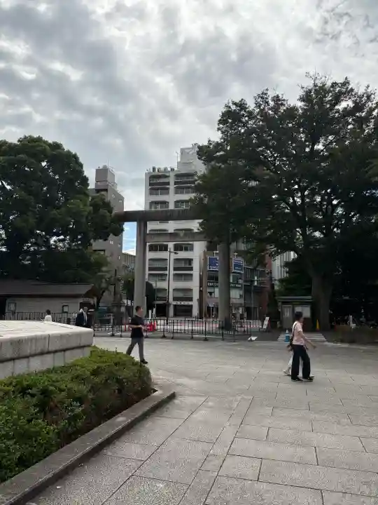 靖國神社の{uncategorized: "未分類", other: "その他", undefined: "問題あり", building: "その他建物", grave: "お墓", sacred_gate: "鳥居", guardian: "狛犬", statue: "像", buddha: "仏像", history: "歴史", nature: "自然", garden: "庭園", animal: "動物", pagoda: "塔", temizu: "手水舎", mountain_gate: "山門・神門", sanctuary: "本殿・本堂", subordinate: "末社・摂社", art: "芸術", scenery: "景色", jizo: "地蔵", ema: "絵馬", goshuin: "御朱印", omikuji: "おみくじ", items: "授与品その他", amulet: "お守り", goshuincho: "御朱印帳", eats: "食事", festival: "お祭り", votive_dance: "神楽", shichigosan: "七五三参", wedding: "結婚式", experience: "体験その他", initially: "初詣", around: "周辺", anti_infection: "感染症対策"}