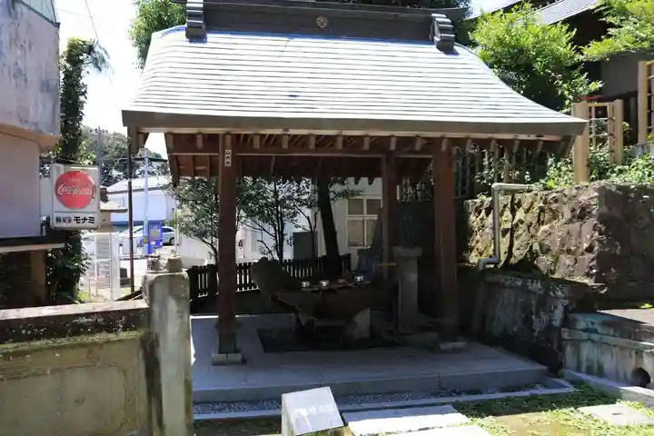 安積國造神社の手水舎