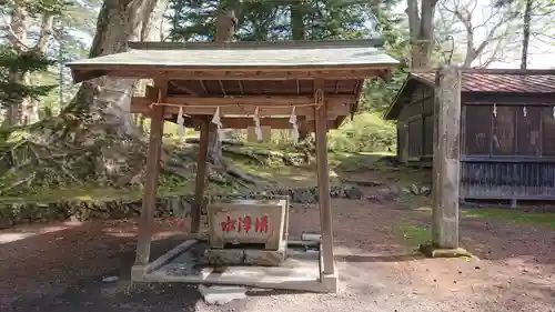 諏訪神社の手水舎