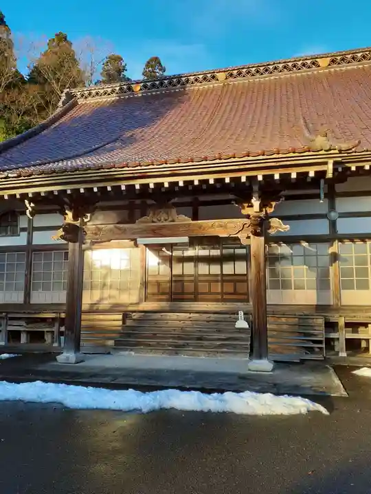 万蔵寺の本殿・本堂