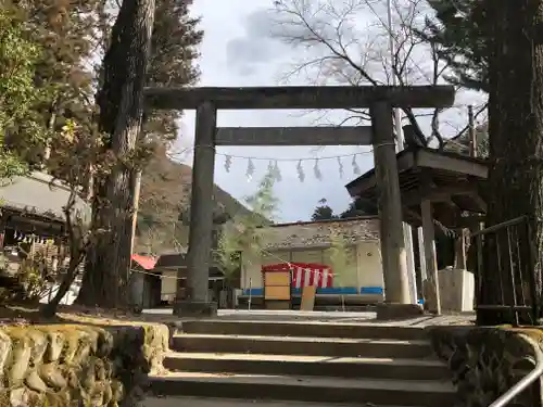 奥氷川神社の鳥居