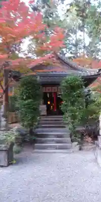 猿丸神社の本殿・本堂