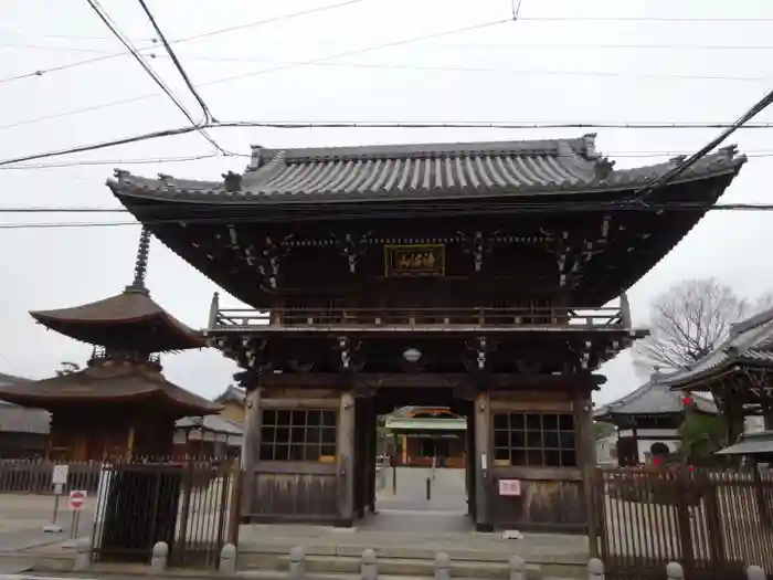 観音寺の山門