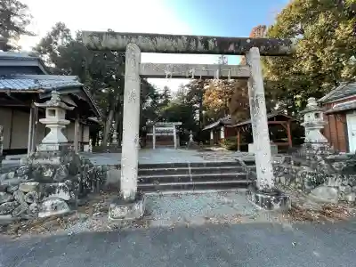 満賀里神社の{uncategorized: "未分類", other: "その他", undefined: "問題あり", building: "その他建物", grave: "お墓", sacred_gate: "鳥居", guardian: "狛犬", statue: "像", buddha: "仏像", history: "歴史", nature: "自然", garden: "庭園", animal: "動物", pagoda: "塔", temizu: "手水舎", mountain_gate: "山門・神門", sanctuary: "本殿・本堂", subordinate: "末社・摂社", art: "芸術", scenery: "景色", jizo: "地蔵", ema: "絵馬", goshuin: "御朱印", omikuji: "おみくじ", items: "授与品その他", amulet: "お守り", goshuincho: "御朱印帳", eats: "食事", festival: "お祭り", votive_dance: "神楽", shichigosan: "七五三参", wedding: "結婚式", experience: "体験その他", initially: "初詣", around: "周辺", anti_infection: "感染症対策"}