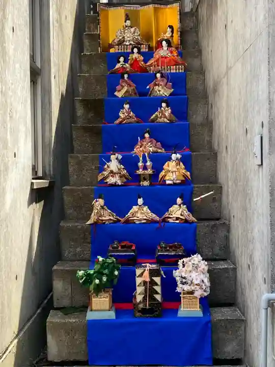 宇佐八幡宮の{uncategorized: "未分類", other: "その他", undefined: "問題あり", building: "その他建物", grave: "お墓", sacred_gate: "鳥居", guardian: "狛犬", statue: "像", buddha: "仏像", history: "歴史", nature: "自然", garden: "庭園", animal: "動物", pagoda: "塔", temizu: "手水舎", mountain_gate: "山門・神門", sanctuary: "本殿・本堂", subordinate: "末社・摂社", art: "芸術", scenery: "景色", jizo: "地蔵", ema: "絵馬", goshuin: "御朱印", omikuji: "おみくじ", items: "授与品その他", amulet: "お守り", goshuincho: "御朱印帳", eats: "食事", festival: "お祭り", votive_dance: "神楽", shichigosan: "七五三参", wedding: "結婚式", experience: "体験その他", initially: "初詣", around: "周辺", anti_infection: "感染症対策"}