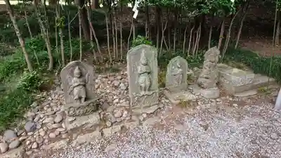 薬師寺八幡宮の像