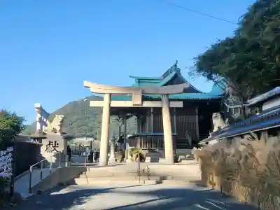 和布刈神社の{uncategorized: "未分類", other: "その他", undefined: "問題あり", building: "その他建物", grave: "お墓", sacred_gate: "鳥居", guardian: "狛犬", statue: "像", buddha: "仏像", history: "歴史", nature: "自然", garden: "庭園", animal: "動物", pagoda: "塔", temizu: "手水舎", mountain_gate: "山門・神門", sanctuary: "本殿・本堂", subordinate: "末社・摂社", art: "芸術", scenery: "景色", jizo: "地蔵", ema: "絵馬", goshuin: "御朱印", omikuji: "おみくじ", items: "授与品その他", amulet: "お守り", goshuincho: "御朱印帳", eats: "食事", festival: "お祭り", votive_dance: "神楽", shichigosan: "七五三参", wedding: "結婚式", experience: "体験その他", initially: "初詣", around: "周辺", anti_infection: "感染症対策"}