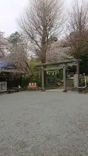 葛原岡神社の鳥居