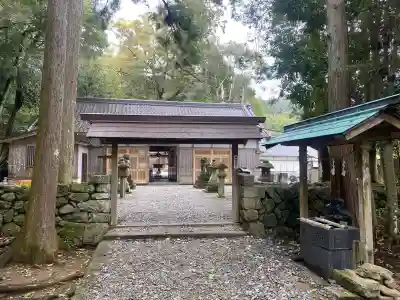 産田神社の{uncategorized: "未分類", other: "その他", undefined: "問題あり", building: "その他建物", grave: "お墓", sacred_gate: "鳥居", guardian: "狛犬", statue: "像", buddha: "仏像", history: "歴史", nature: "自然", garden: "庭園", animal: "動物", pagoda: "塔", temizu: "手水舎", mountain_gate: "山門・神門", sanctuary: "本殿・本堂", subordinate: "末社・摂社", art: "芸術", scenery: "景色", jizo: "地蔵", ema: "絵馬", goshuin: "御朱印", omikuji: "おみくじ", items: "授与品その他", amulet: "お守り", goshuincho: "御朱印帳", eats: "食事", festival: "お祭り", votive_dance: "神楽", shichigosan: "七五三参", wedding: "結婚式", experience: "体験その他", initially: "初詣", around: "周辺", anti_infection: "感染症対策"}