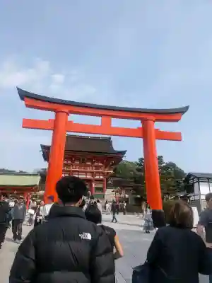 伏見稲荷大社の{uncategorized: "未分類", other: "その他", undefined: "問題あり", building: "その他建物", grave: "お墓", sacred_gate: "鳥居", guardian: "狛犬", statue: "像", buddha: "仏像", history: "歴史", nature: "自然", garden: "庭園", animal: "動物", pagoda: "塔", temizu: "手水舎", mountain_gate: "山門・神門", sanctuary: "本殿・本堂", subordinate: "末社・摂社", art: "芸術", scenery: "景色", jizo: "地蔵", ema: "絵馬", goshuin: "御朱印", omikuji: "おみくじ", items: "授与品その他", amulet: "お守り", goshuincho: "御朱印帳", eats: "食事", festival: "お祭り", votive_dance: "神楽", shichigosan: "七五三参", wedding: "結婚式", experience: "体験その他", initially: "初詣", around: "周辺", anti_infection: "感染症対策"}