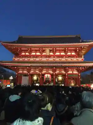 浅草寺の山門・神門