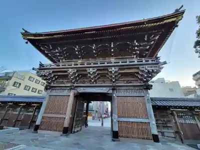 西新井大師総持寺の山門・神門