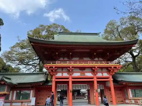 武蔵一宮氷川神社の山門